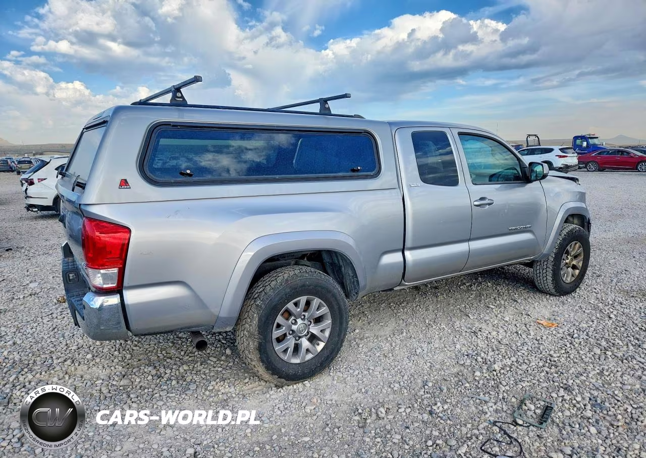 2017 Toyota Tacoma Sr5 V6 VIN:5TFSZ5AN3HX113398 - 3