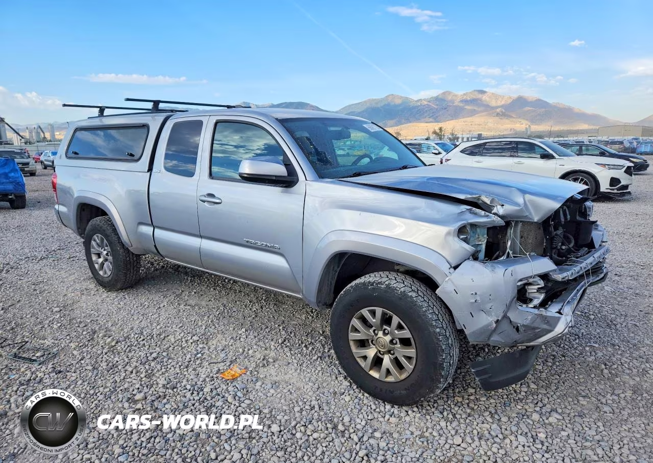 2017 Toyota Tacoma Sr5 V6 VIN:5TFSZ5AN3HX113398 - 4