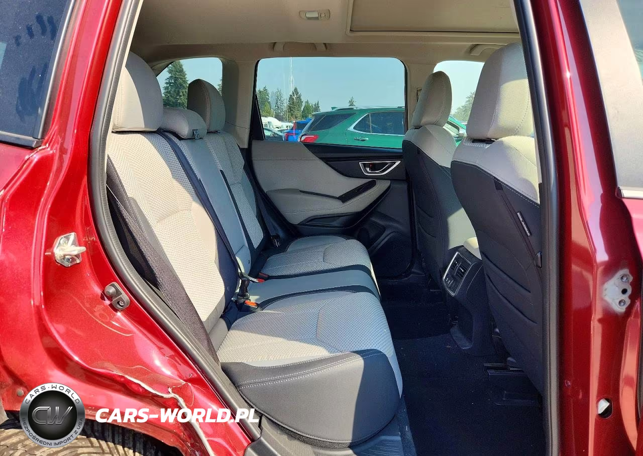 2022 Subaru Forester Premium VIN:JF2SKAEC2NH412734 - 11