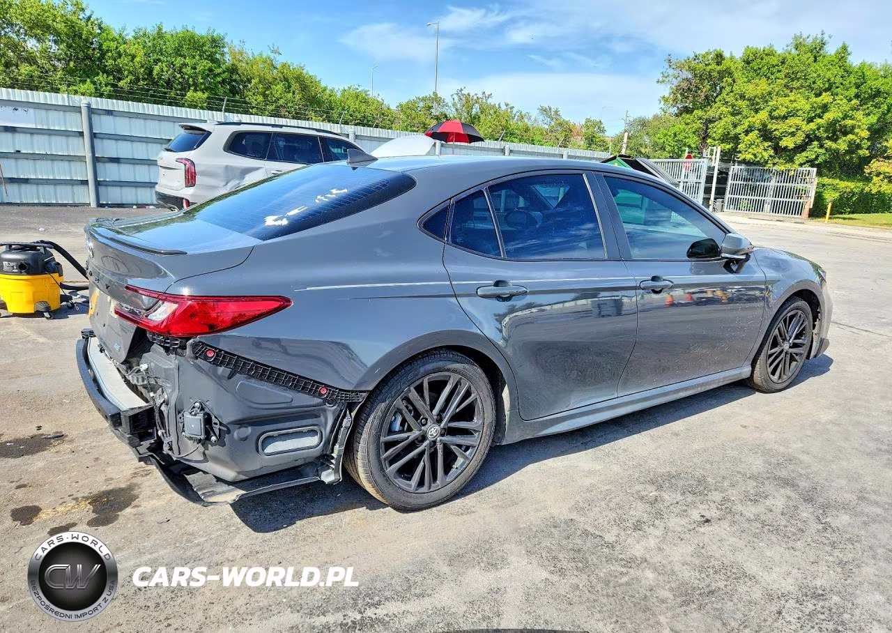 2025 Toyota Camry Se VIN:4T1DAACK1SU625256 - 3