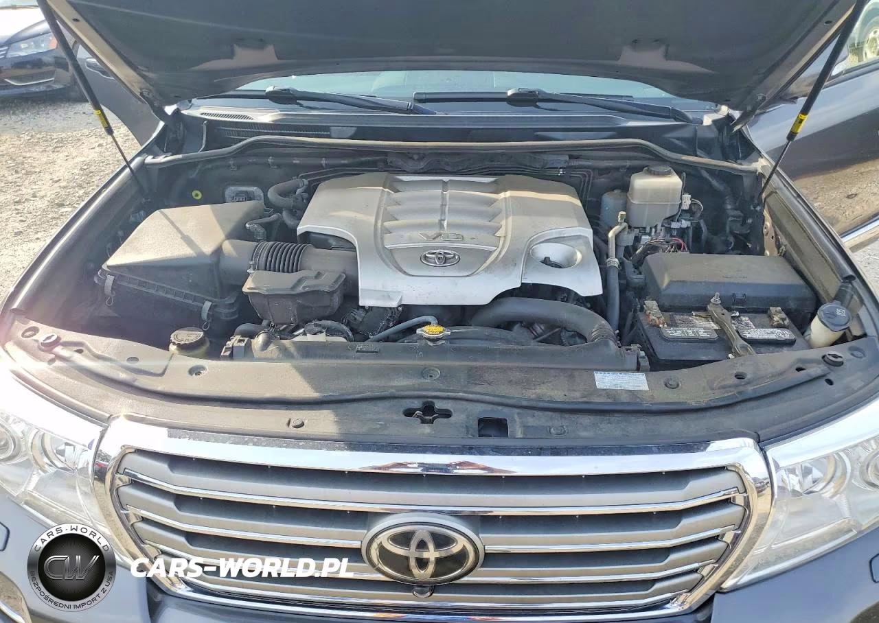 2015 Toyota Land Cruiser Base VIN:JTMHY7AJ8F4031462 - 12