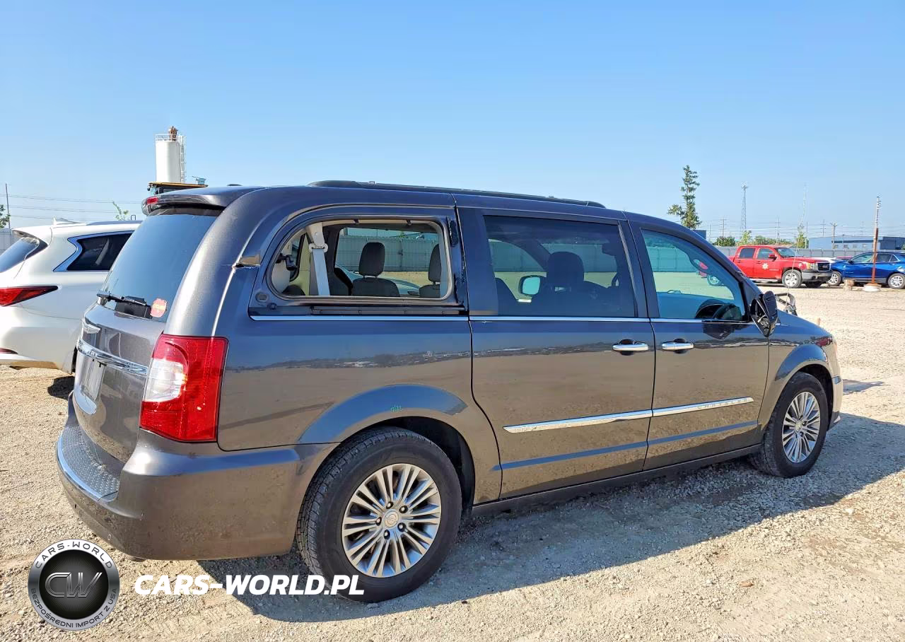 2016 Chrysler Town & Country Touring L VIN:2C4RC1CGXGR221831 - 3