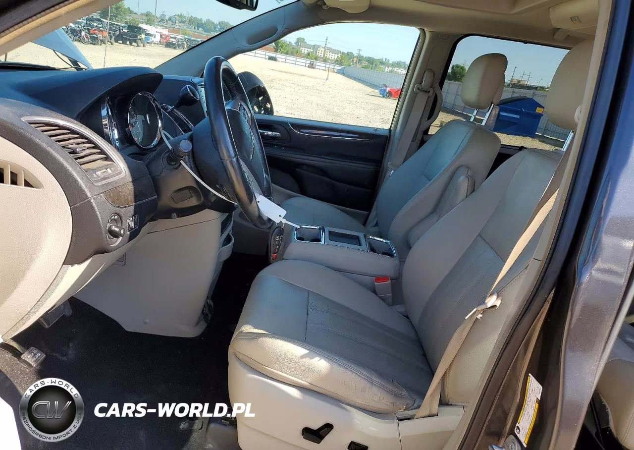 2016 Chrysler Town & Country Touring L VIN:2C4RC1CGXGR221831 - 7