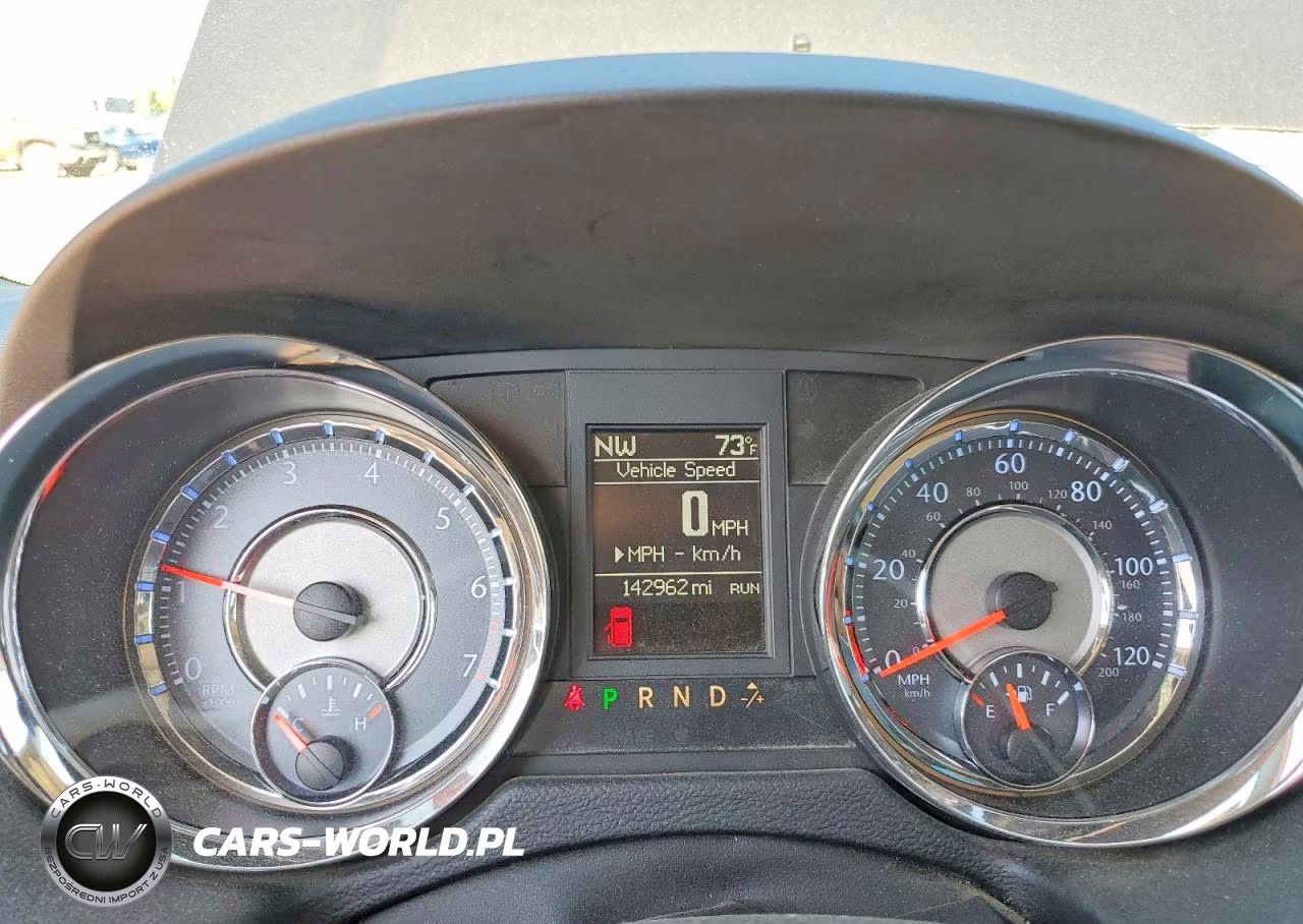 2016 Chrysler Town & Country Touring L VIN:2C4RC1CGXGR221831 - 9