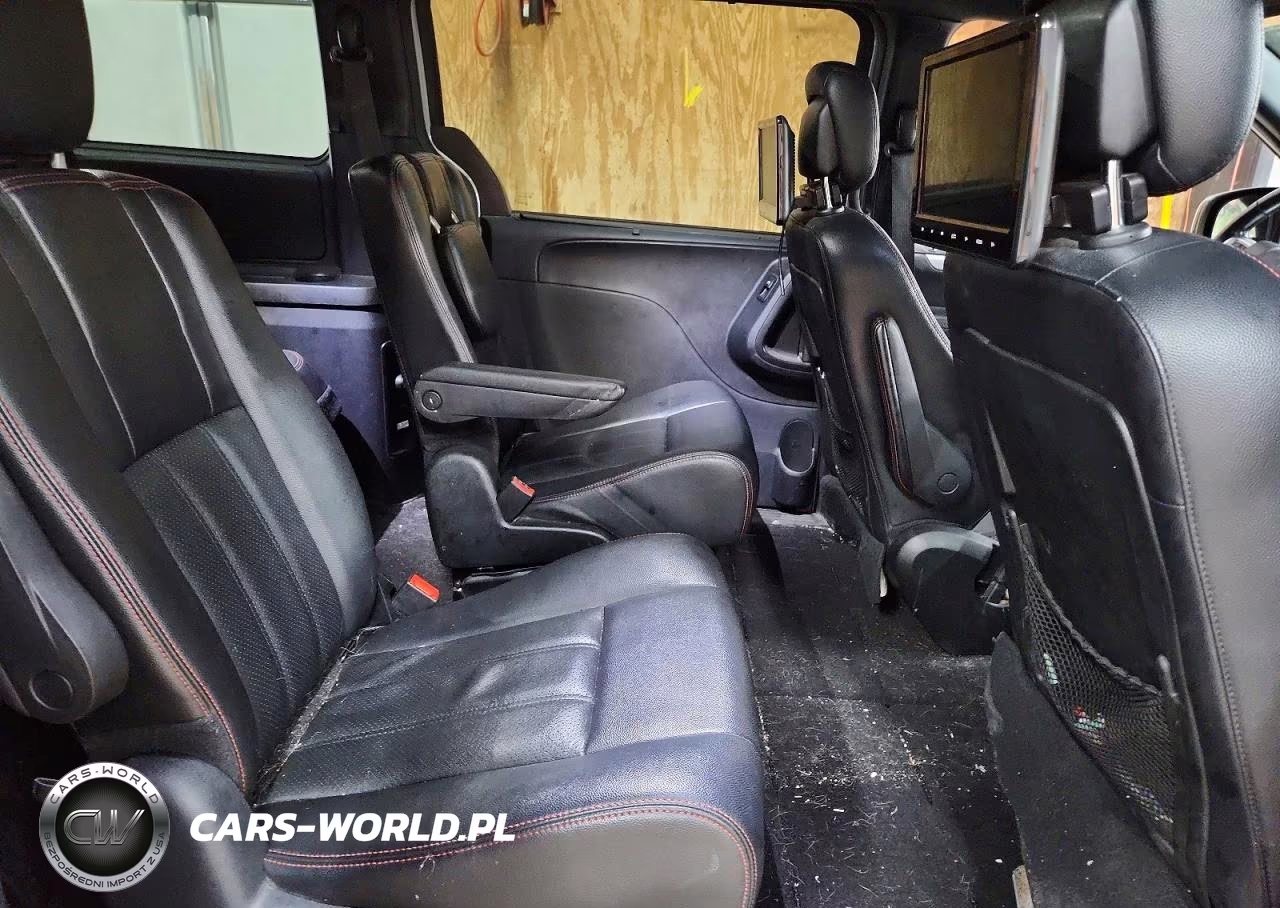 2018 Dodge Grand Caravan Gt VIN:2C4RDGEG9JR282415 - 11