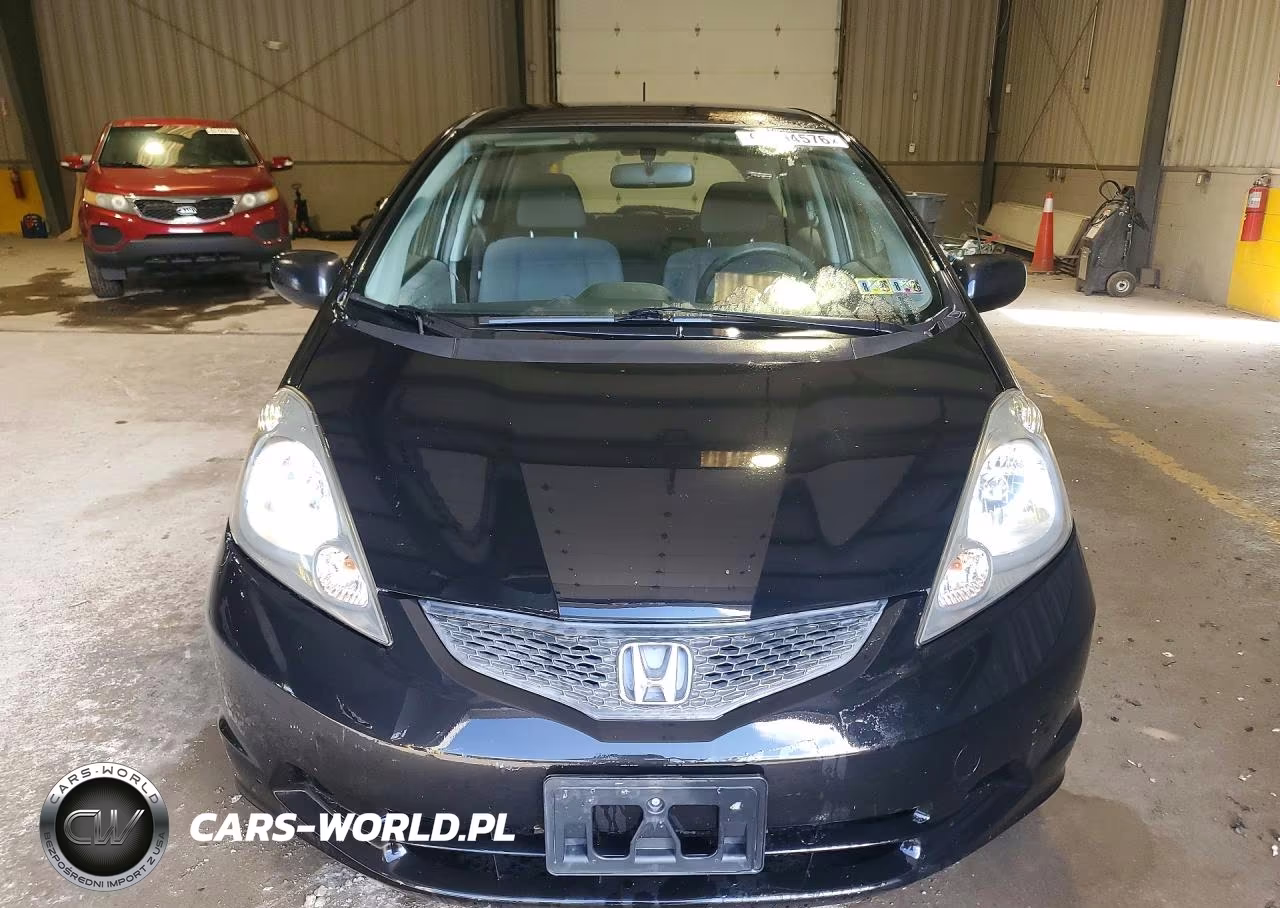 2010 Honda Fit VIN:JHMGE8H28AC011668 - 5
