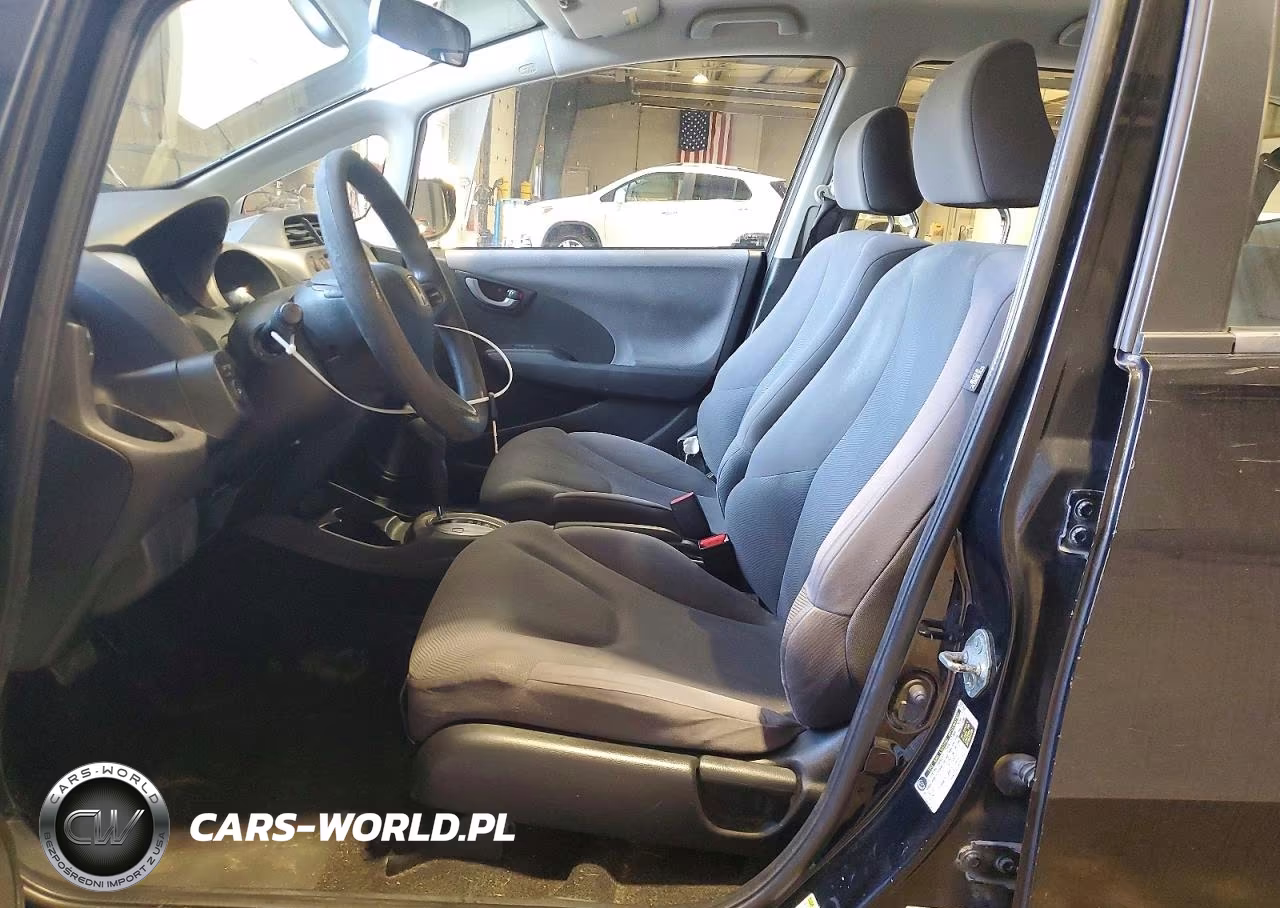 2010 Honda Fit VIN:JHMGE8H28AC011668 - 7
