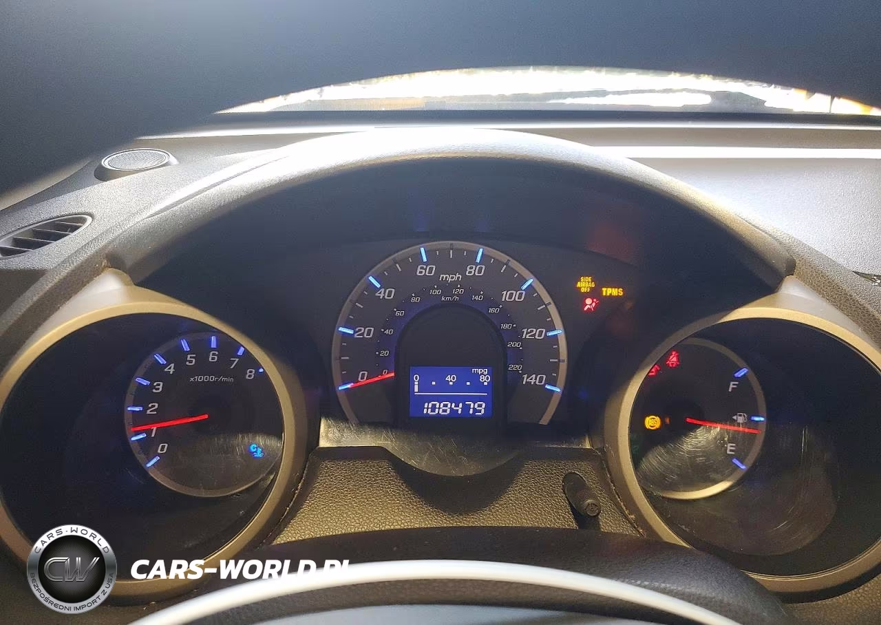 2010 Honda Fit VIN:JHMGE8H28AC011668 - 9