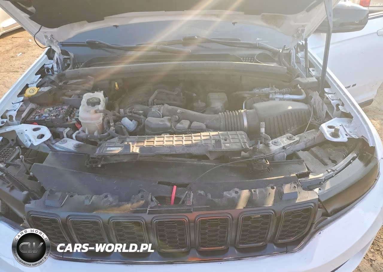 2022 Jeep Grand Cherokee Laredo VIN:1C4RJHAG7N8573727 - 12