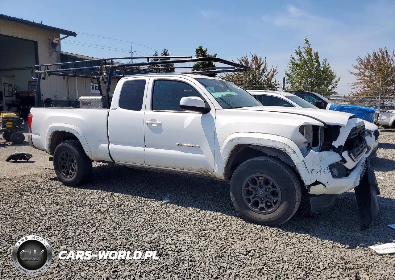 2018 Toyota Tacoma Sr5 V6 VIN:5TFRZ5CNXJX061320 - 4