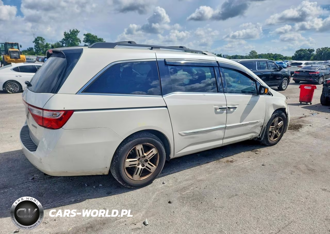 2013 Honda Odyssey Touring VIN:5FNRL5H9XDB078730 - 3