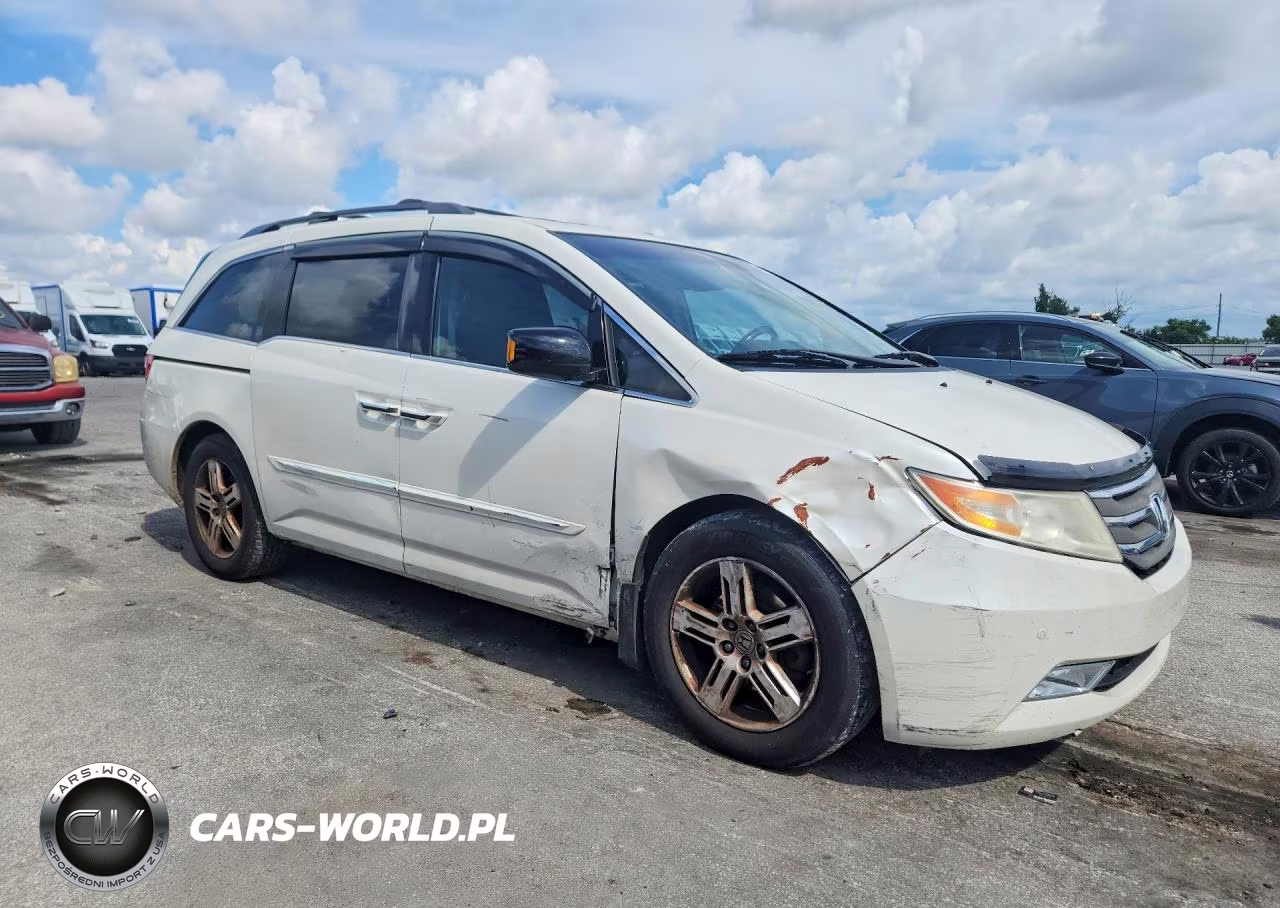 2013 Honda Odyssey Touring VIN:5FNRL5H9XDB078730 - 4