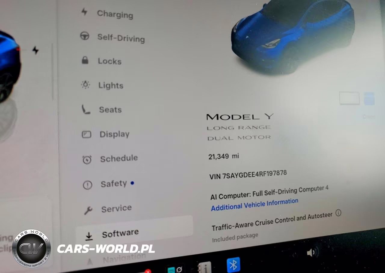2024 Tesla Model Y VIN:7SAYGDEE4RF197878 - 9