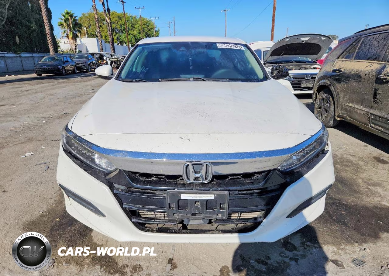 2018 Honda Accord Lx VIN:1HGCV1F1XJA082238 - 5