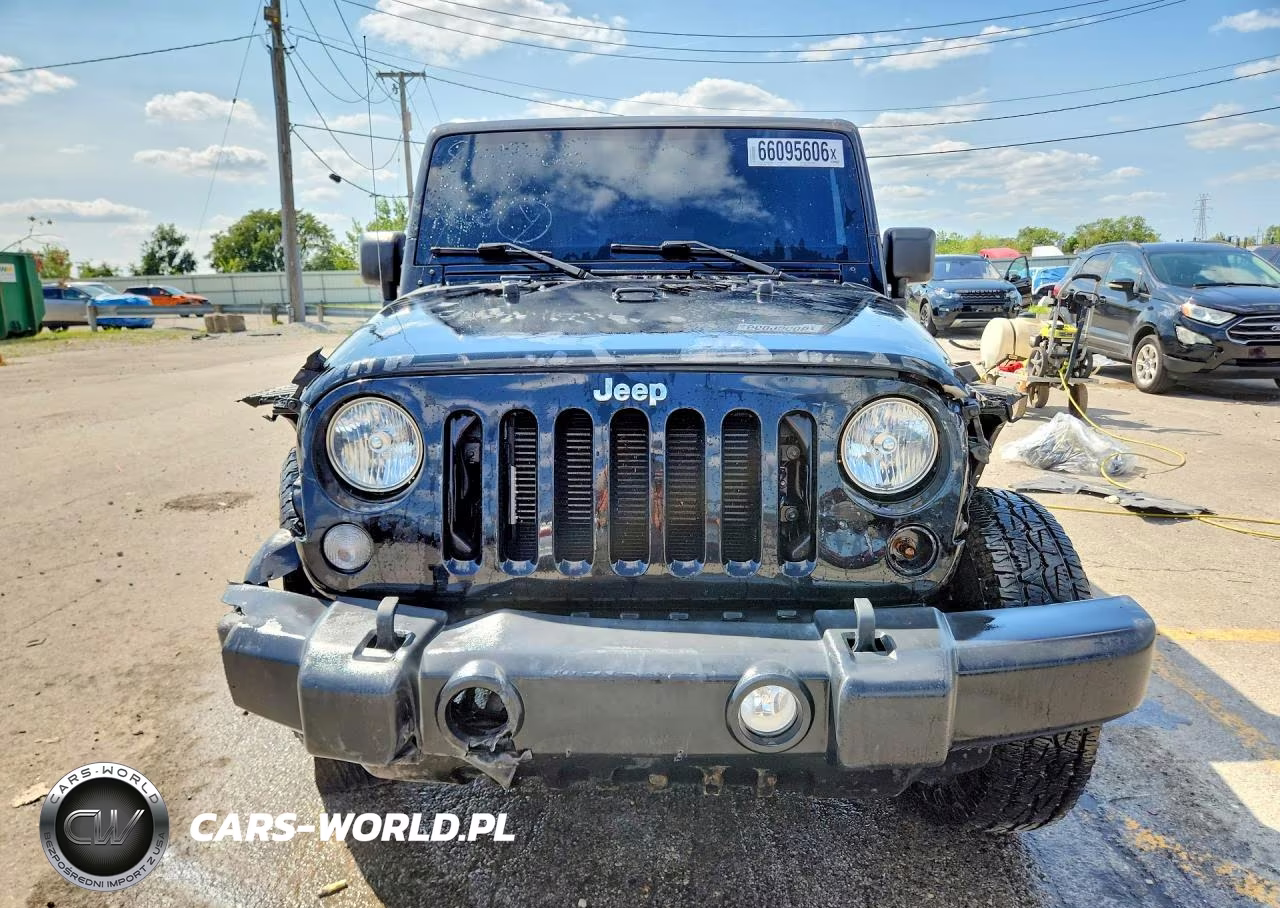 2015 Jeep Wrangler Unlimited Sport VIN:1C4BJWDG9FL767479 - 5