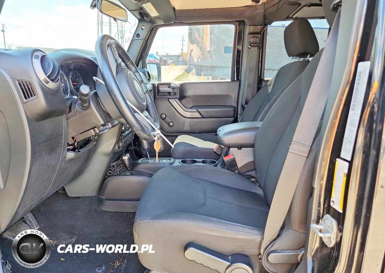 2015 Jeep Wrangler Unlimited Sport VIN:1C4BJWDG9FL767479 - 7