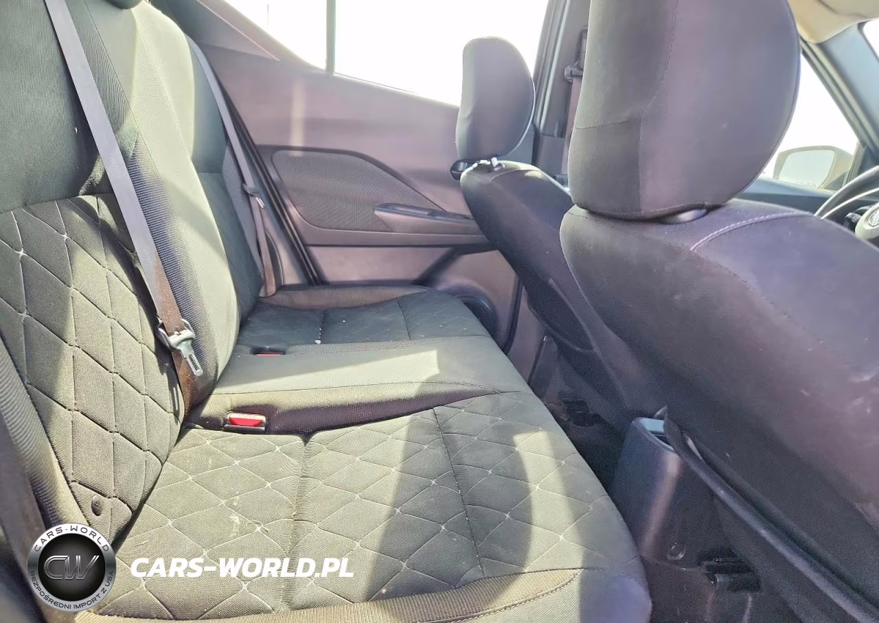 2019 Nissan Kicks S VIN:3N1CP5CUXKL535690 - 11