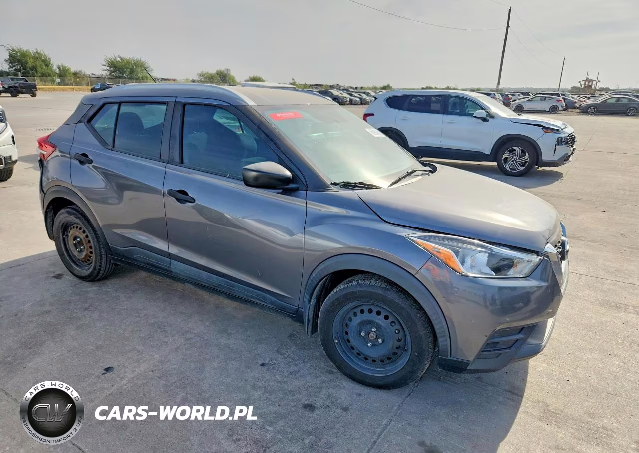 2019 Nissan Kicks S VIN:3N1CP5CUXKL535690 - 4