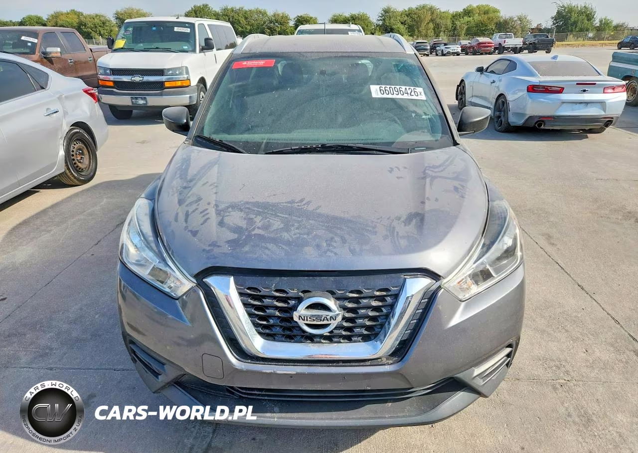 2019 Nissan Kicks S VIN:3N1CP5CUXKL535690 - 5