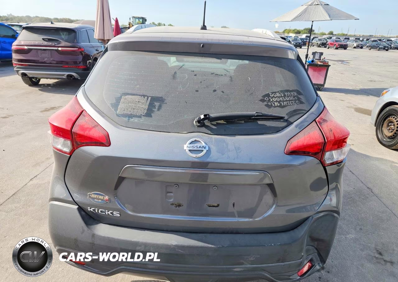 2019 Nissan Kicks S VIN:3N1CP5CUXKL535690 - 6