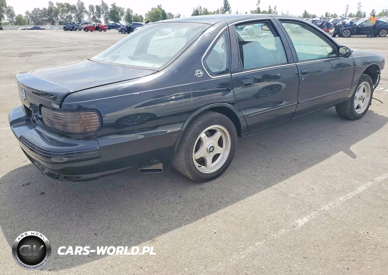1996 Chevrolet Caprice - Impala Classic Ss VIN:1G1BL52P3TR174516 - 3