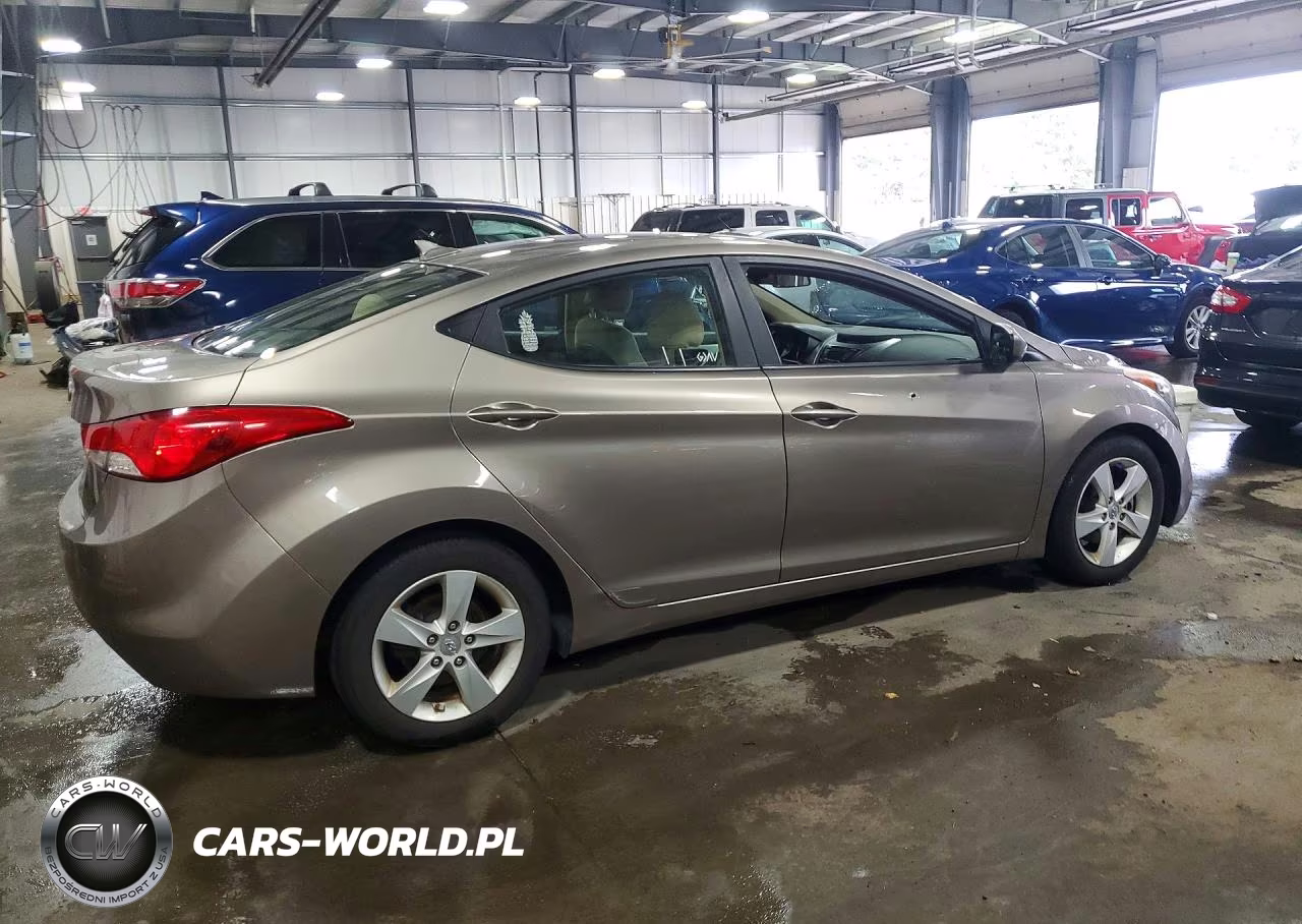 2013 Hyundai Elantra Gls VIN:5NPDH4AE7DH295747 - 3