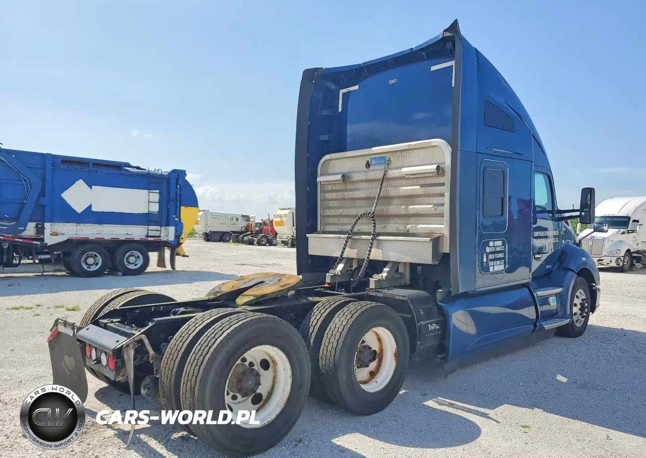 2017 Kenworth Construction T680 VIN:1XKYDP9X1HJ161449 - 3