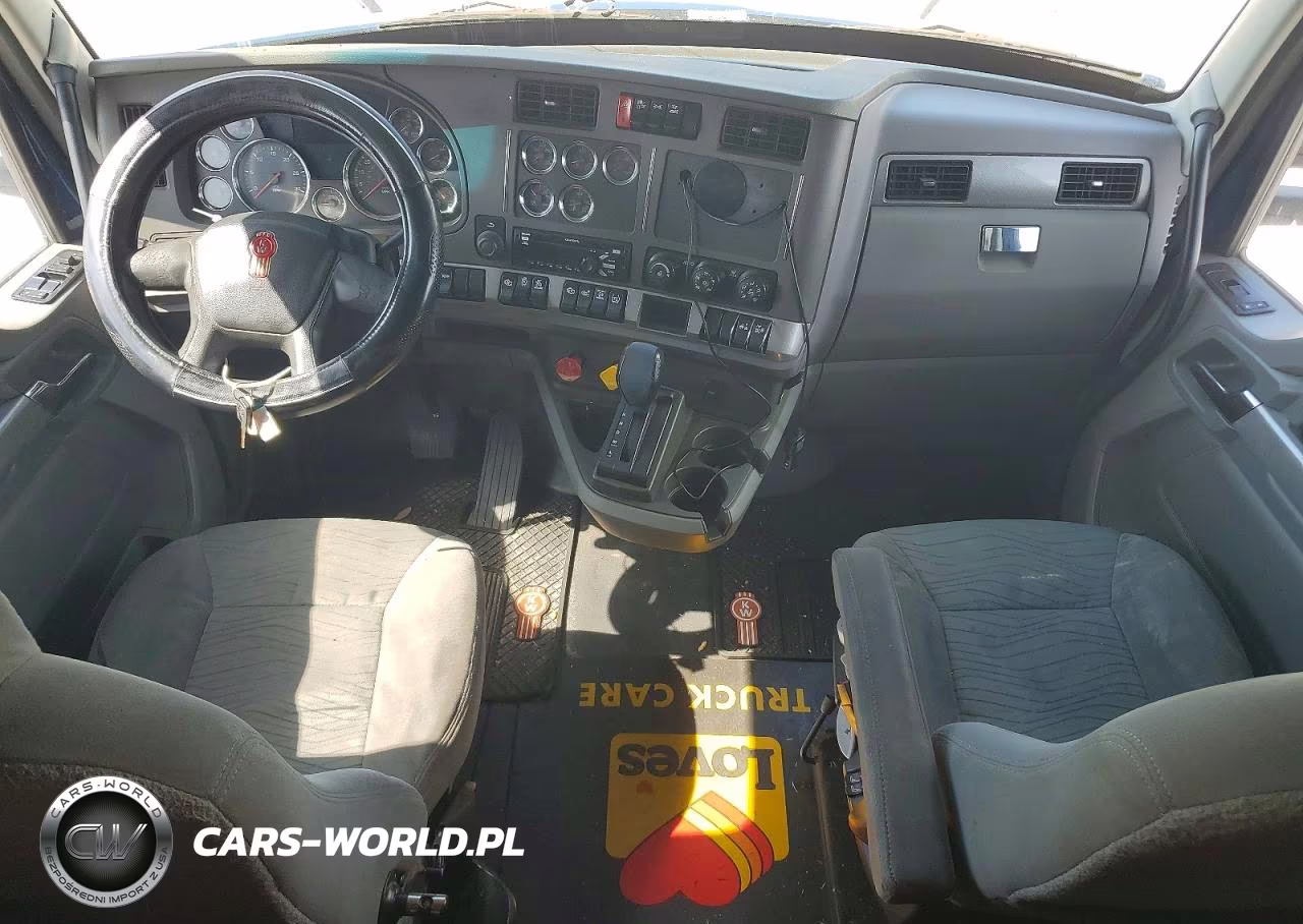 2017 Kenworth Construction T680 VIN:1XKYDP9X1HJ161449 - 8