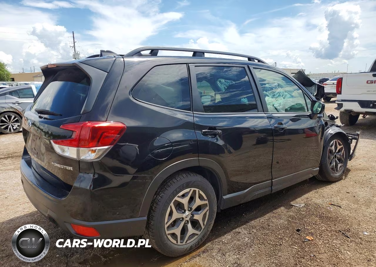 2024 Subaru Forester Premium VIN:JF2SKACC7RH434155 - 3