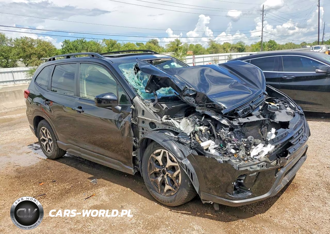 2024 Subaru Forester Premium VIN:JF2SKACC7RH434155 - 4