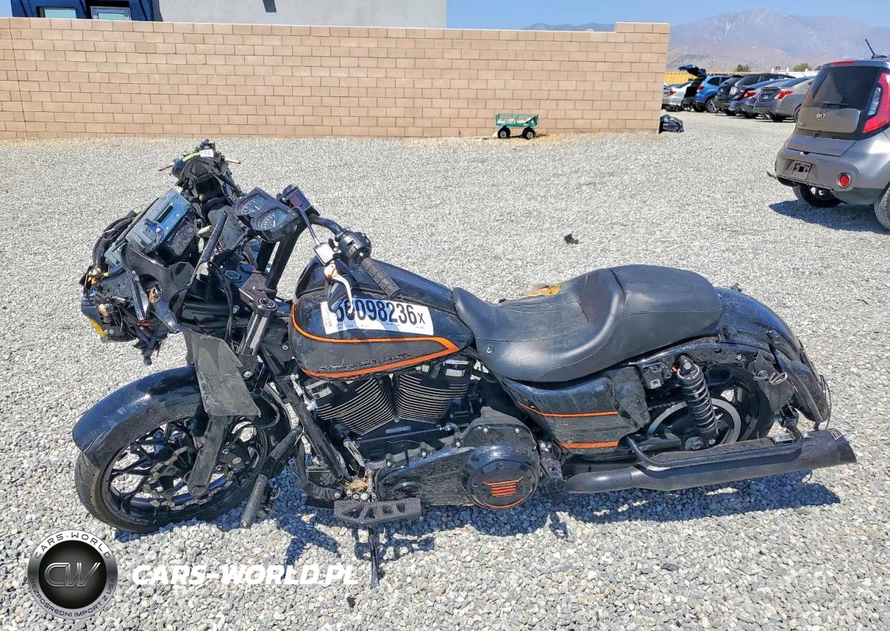 2022 Harley-Davidson Fltrxs VIN:1HD1KTP26NB673201 - 3