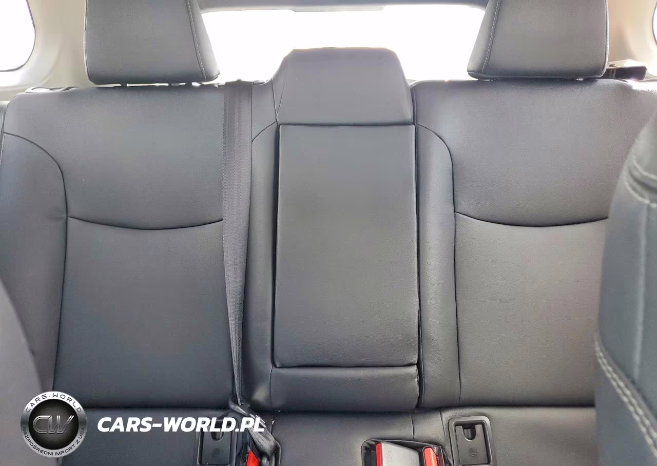 2026 Toyota Corolla Cross Xle VIN:7MUDAABG3TV165885 - 10
