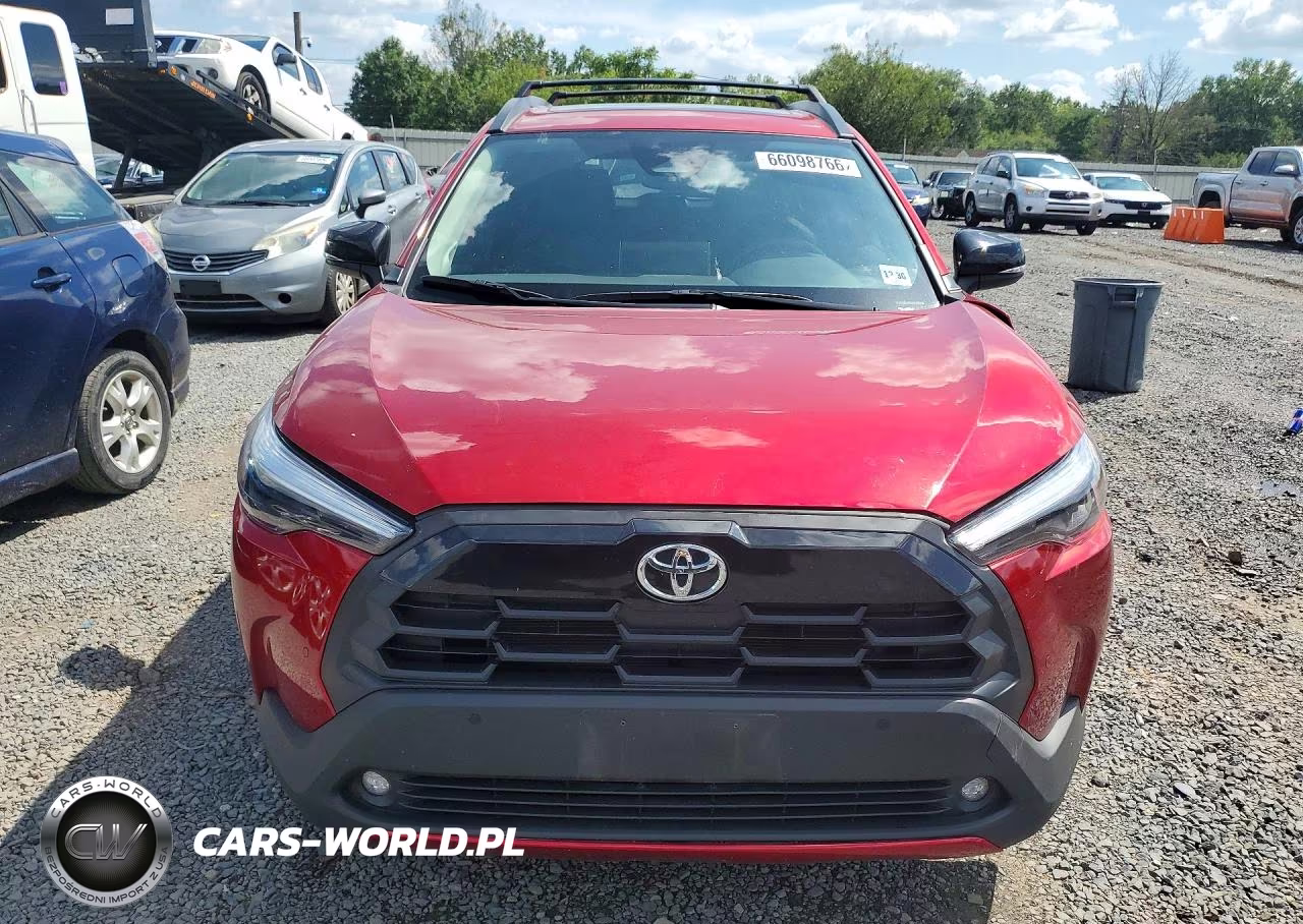 2026 Toyota Corolla Cross Xle VIN:7MUDAABG3TV165885 - 5