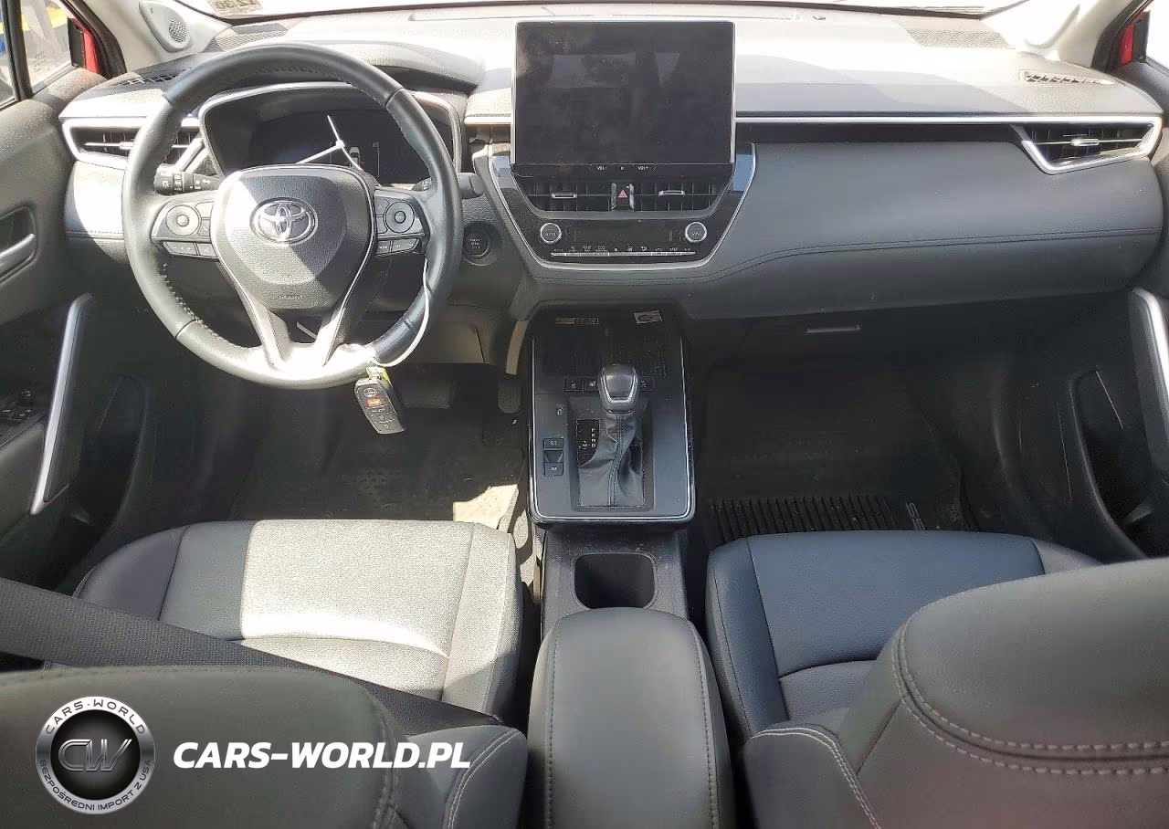 2026 Toyota Corolla Cross Xle VIN:7MUDAABG3TV165885 - 8