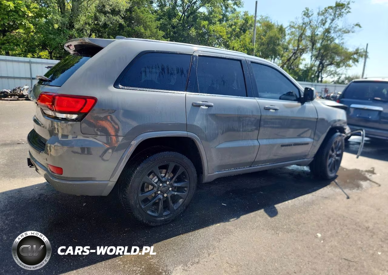 2020 Jeep Grand Cherokee Laredo VIN:1C4RJFAG8LC396782 - 3