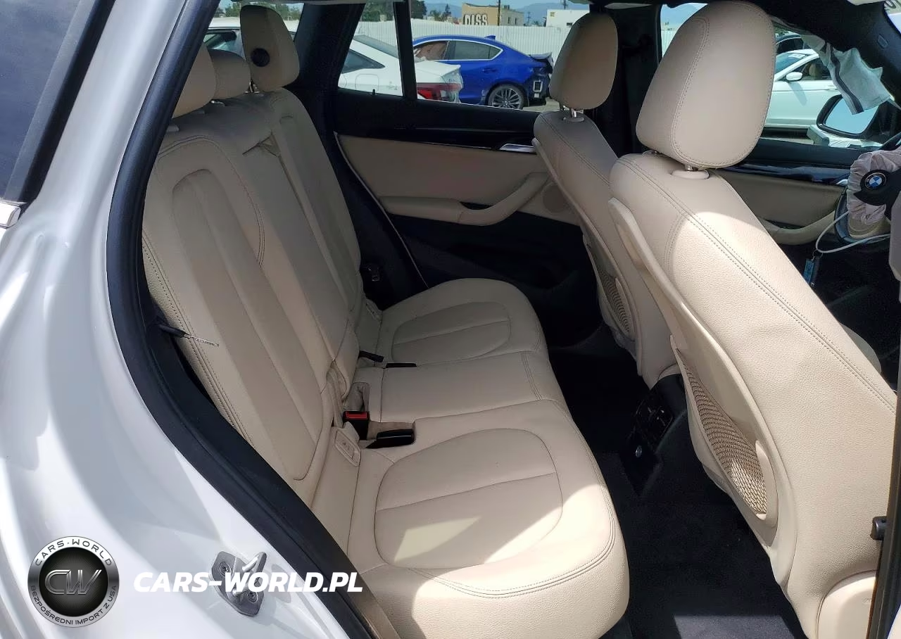 2018 BMW X1 xDrive28I VIN:WBXHT3C3XJ5K22893 - 11