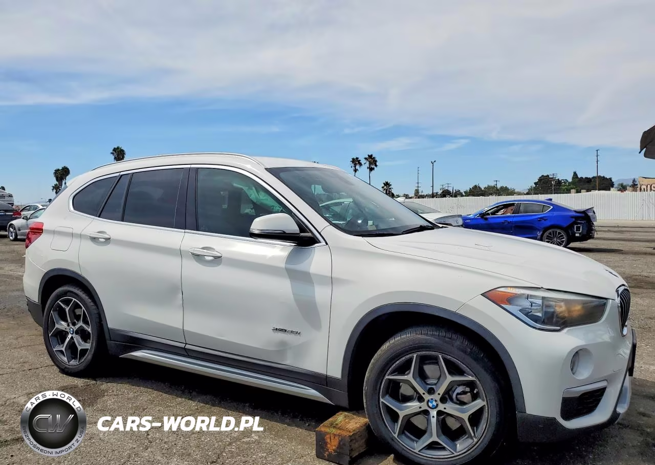 2018 BMW X1 xDrive28I VIN:WBXHT3C3XJ5K22893 - 4