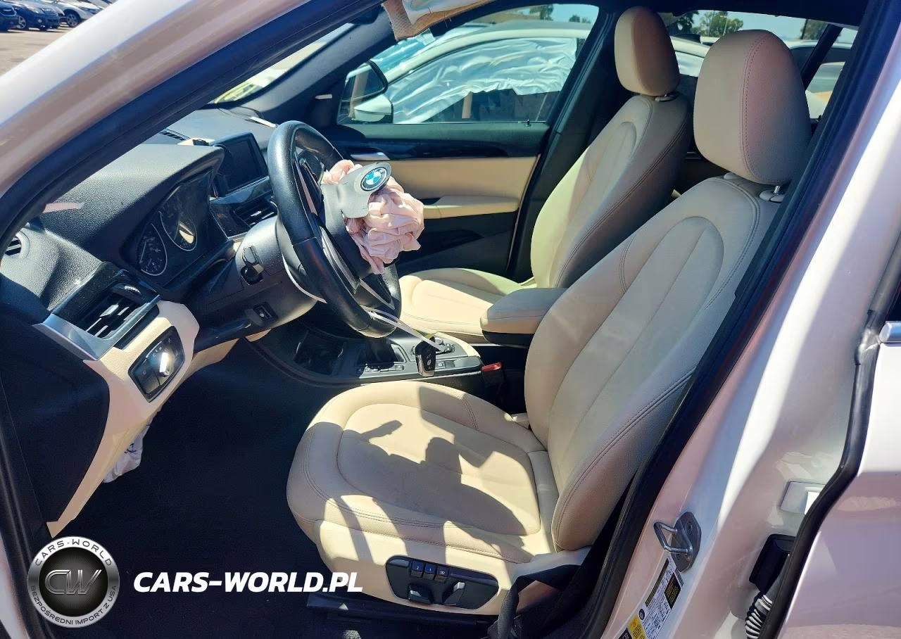 2018 BMW X1 xDrive28I VIN:WBXHT3C3XJ5K22893 - 7