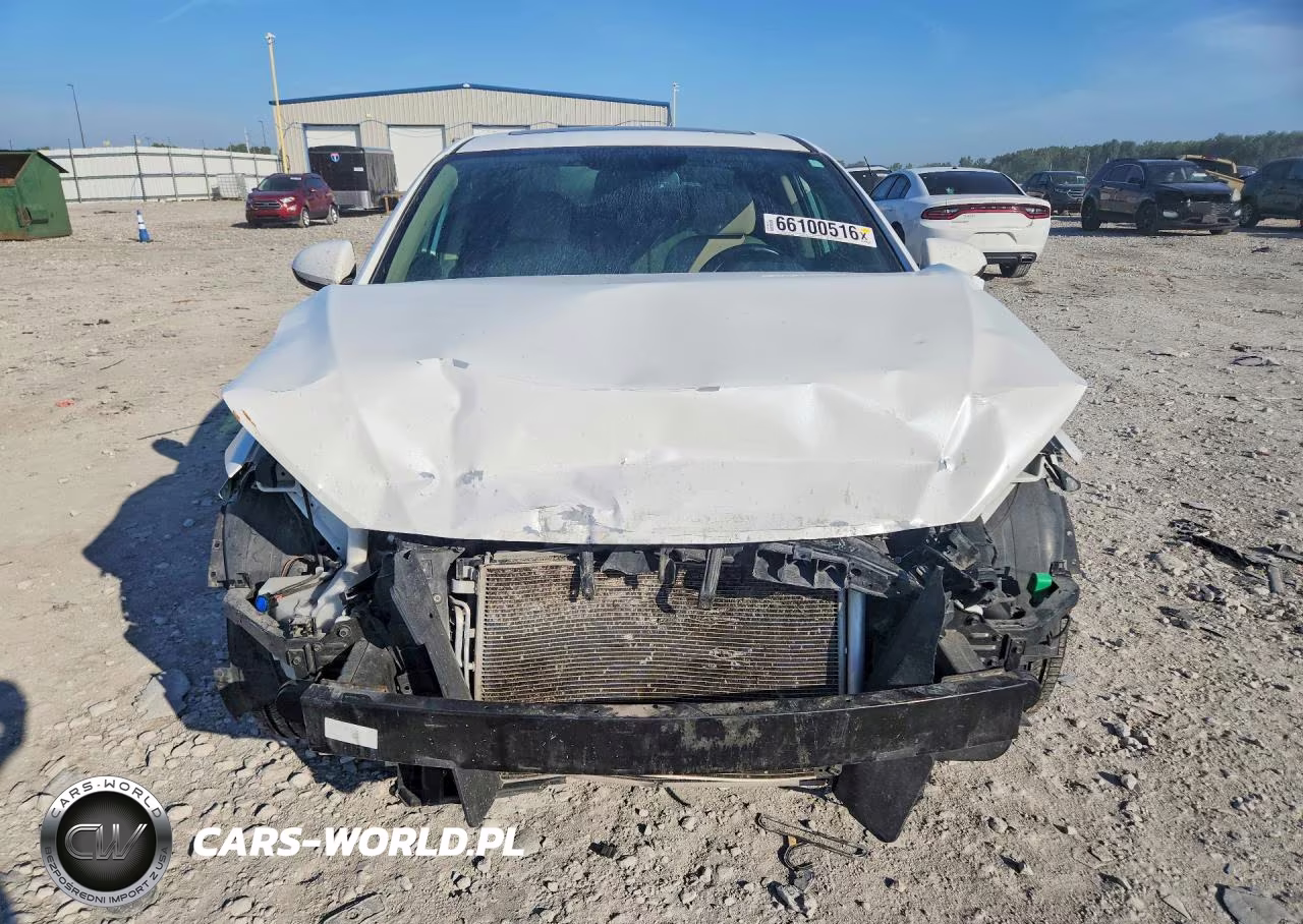 2018 Hyundai Elantra Value Edition VIN:5NPD84LF6JH323202 - 5