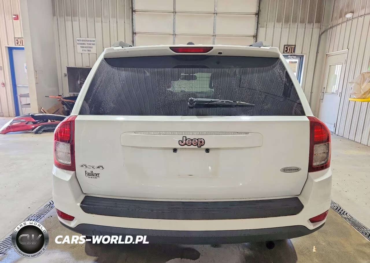 2015 Jeep Compass Latitude VIN:1C4NJDEB7FD130704 - 6