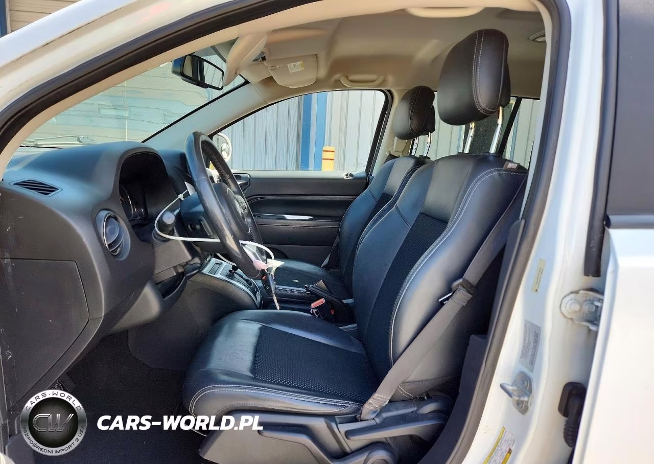 2015 Jeep Compass Latitude VIN:1C4NJDEB7FD130704 - 7