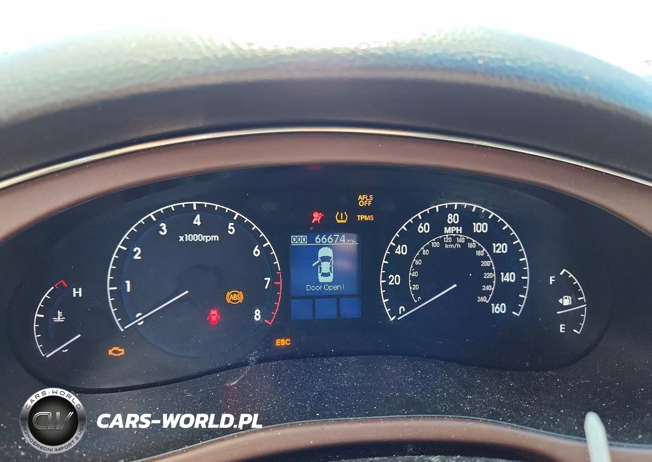 2009 Hyundai Genesis 3.8L VIN:KMHGC46E79U026614 - 9