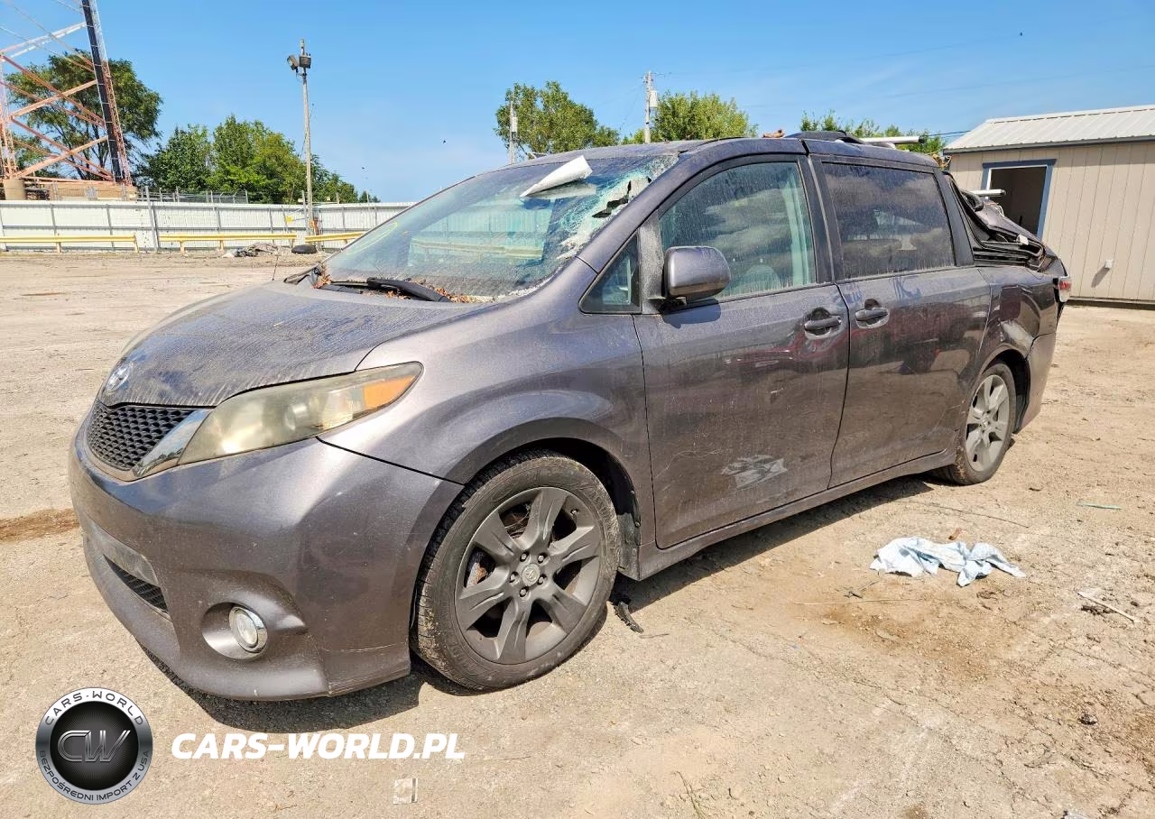 2012 Toyota Sienna Sport – zdjęcie 1 z 13