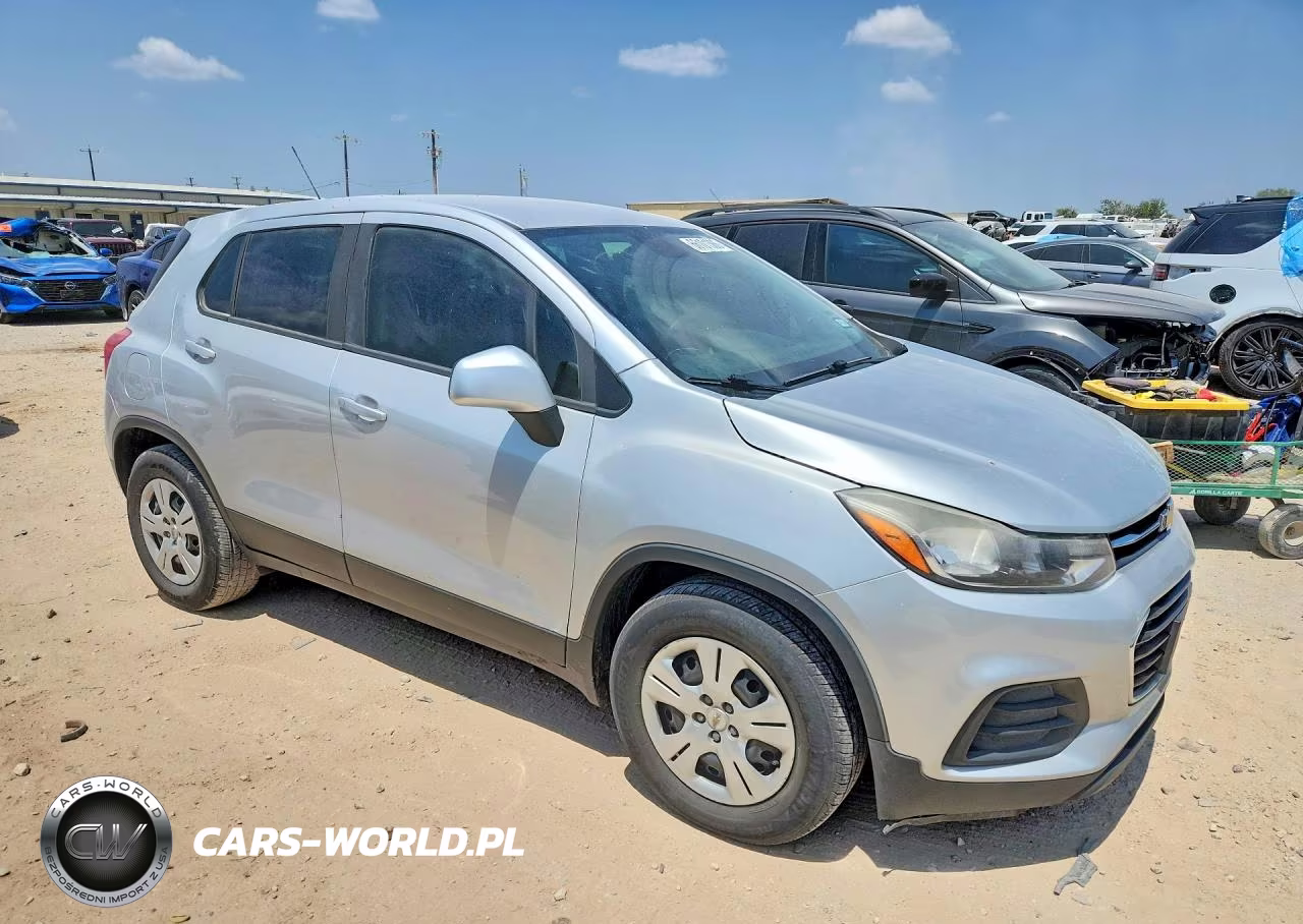 2018 Chevrolet Trax Ls VIN:3GNCJKSBXJL329613 - 4
