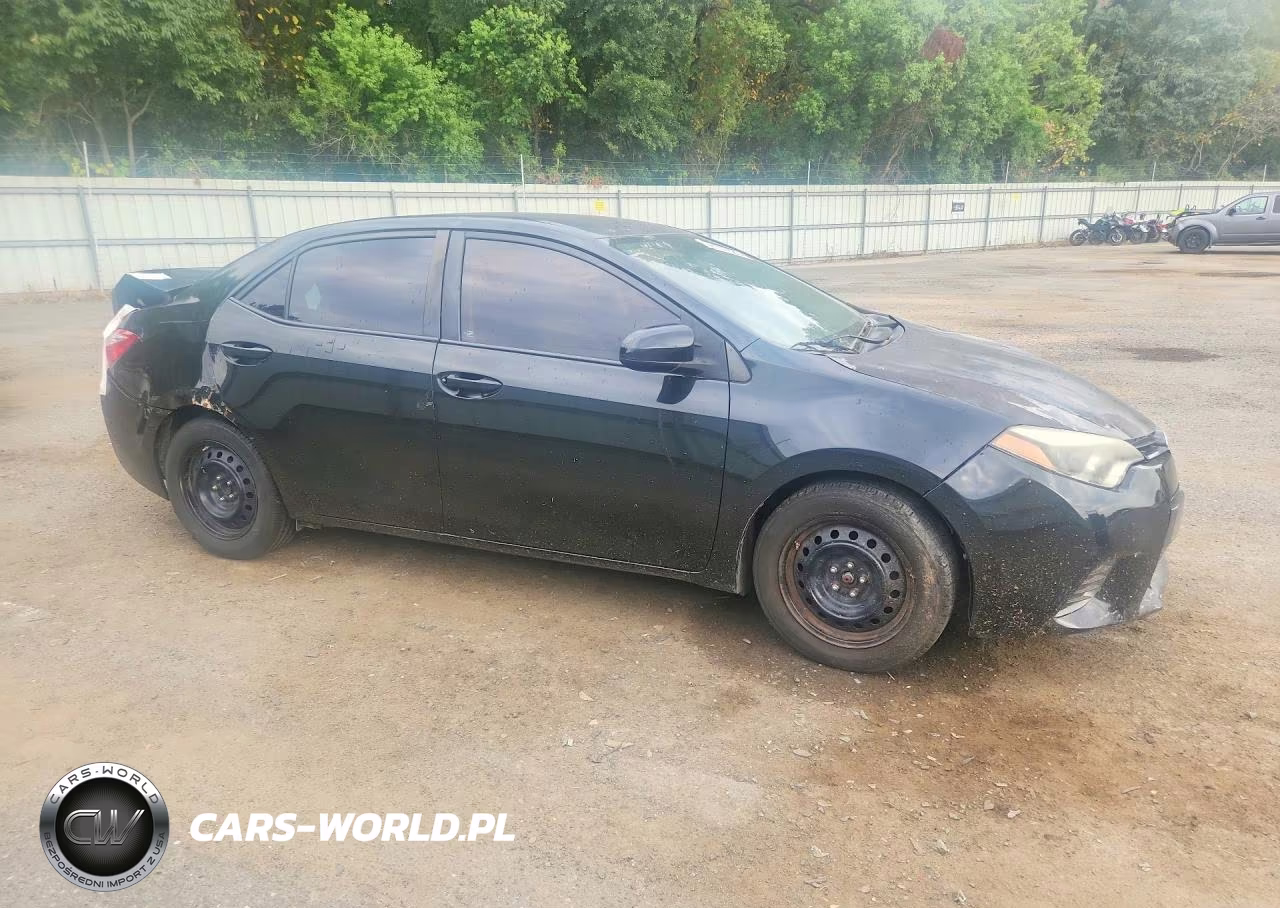 2016 Toyota Corolla Le VIN:5YFBURHE2GP551547 - 4