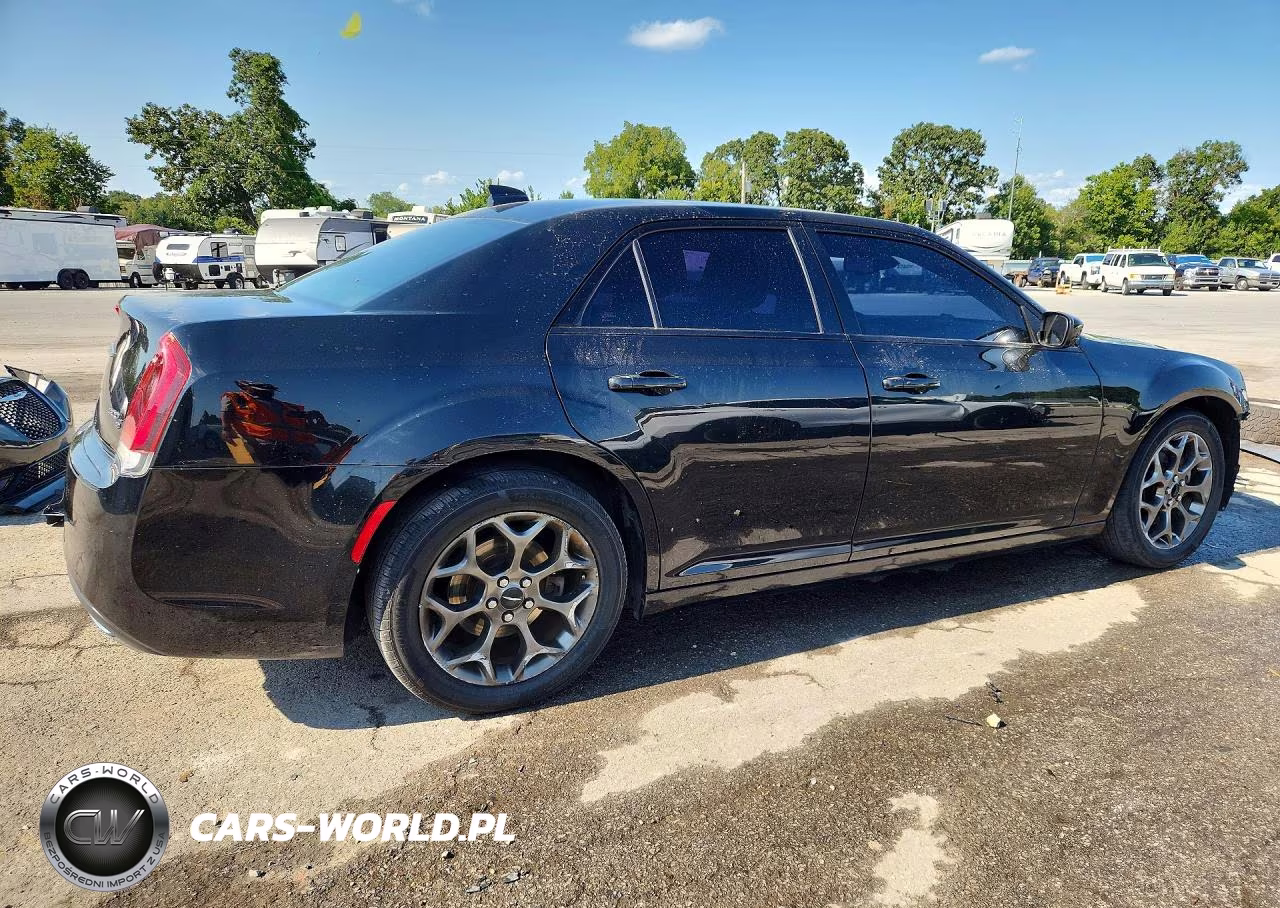 2015 Chrysler 300 S VIN:2C3CCAGG5FH831211 - 3