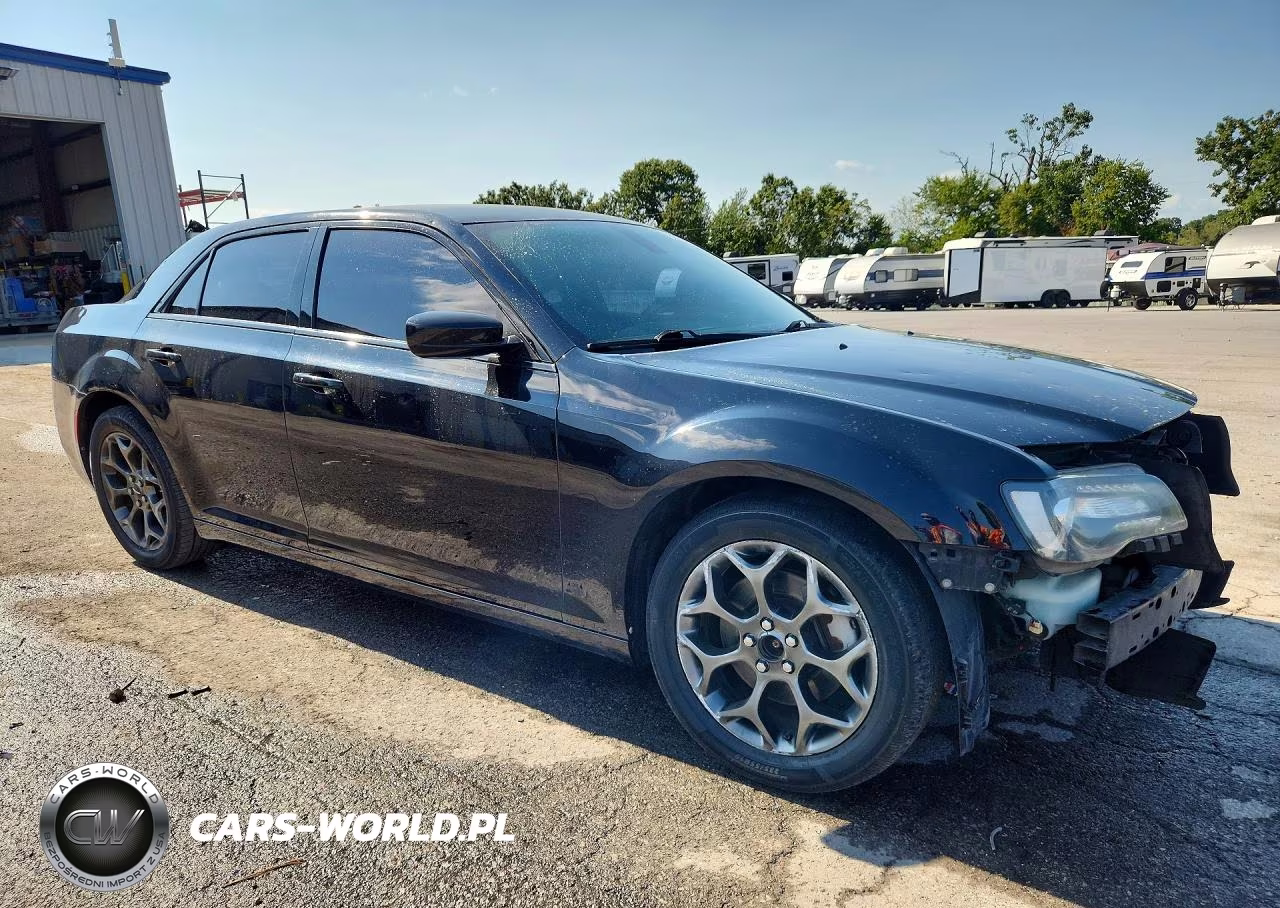 2015 Chrysler 300 S VIN:2C3CCAGG5FH831211 - 4