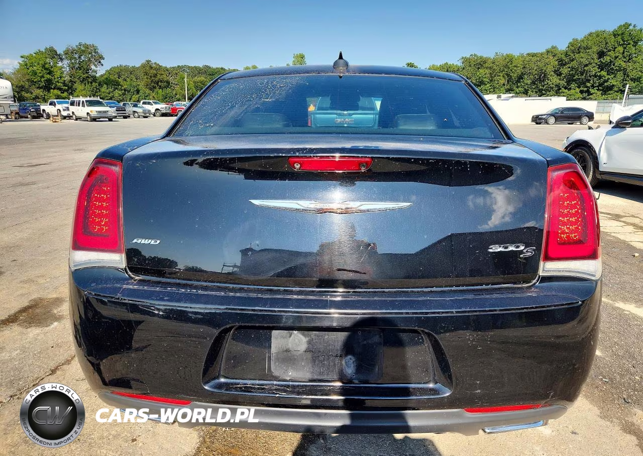 2015 Chrysler 300 S VIN:2C3CCAGG5FH831211 - 6