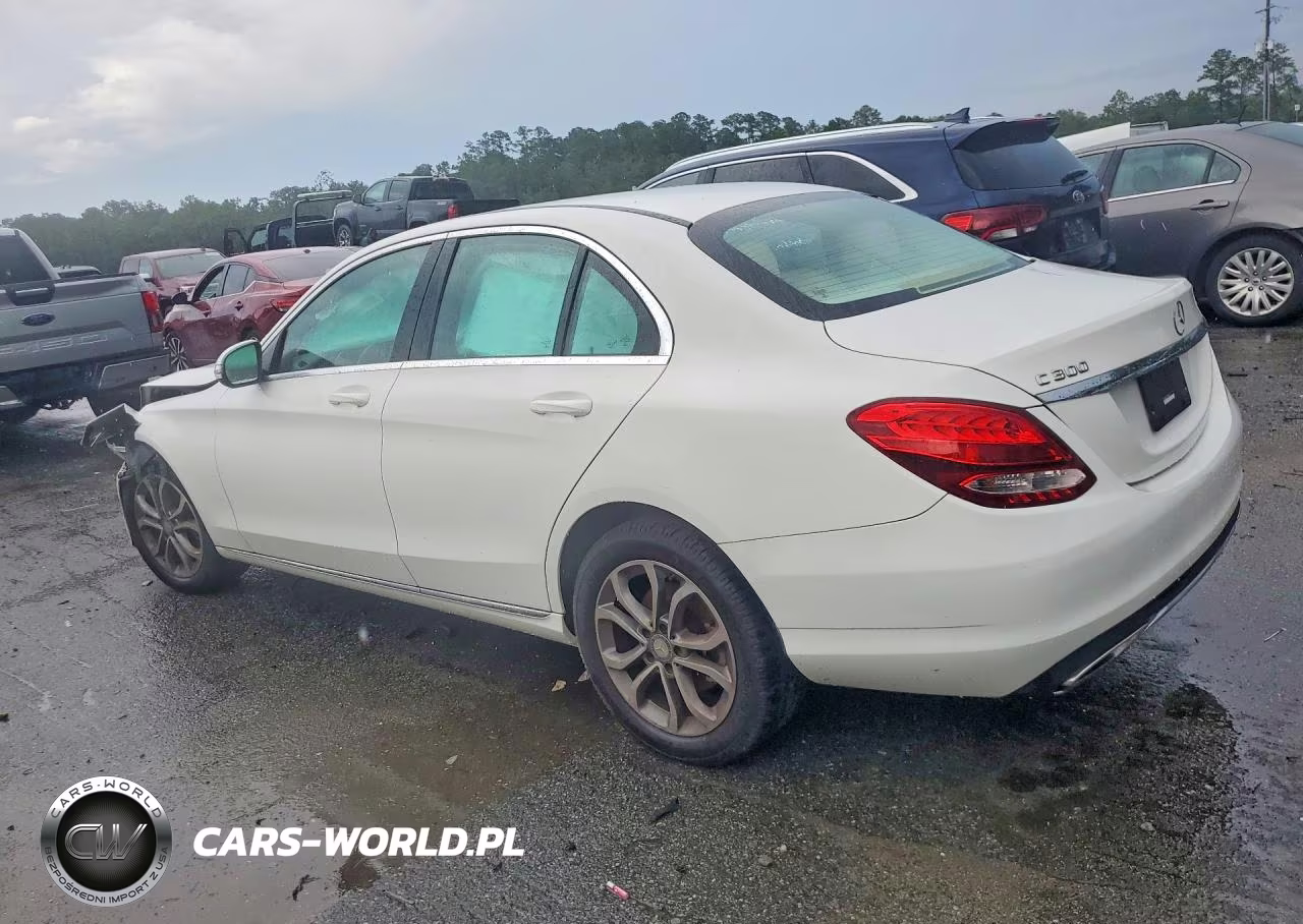 2015 Mercedes-Benz C 300 4Matic VIN:55SWF4KB7FU083661 - 2