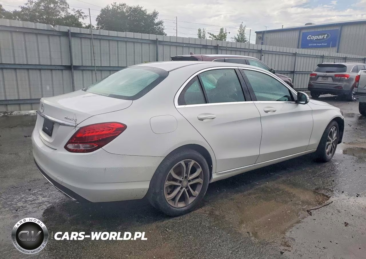 2015 Mercedes-Benz C 300 4Matic VIN:55SWF4KB7FU083661 - 3